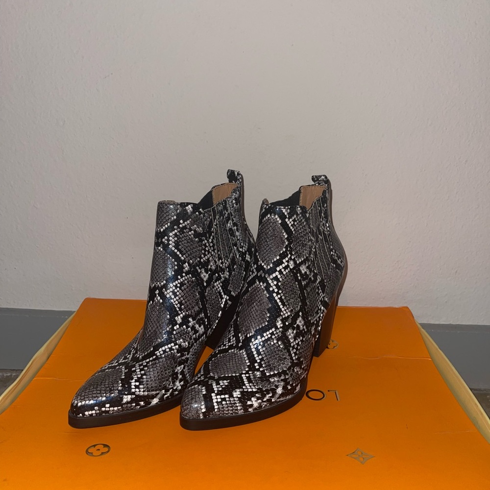 Snake print Booties